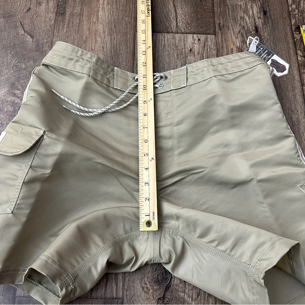 Vissla Nylon Summer Swim Shorts Men’s Size 33 Khaki